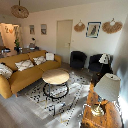 Appartement En Centre Ville Avec Cour Face Au Parc Pasteur Orleans Bagian luar foto