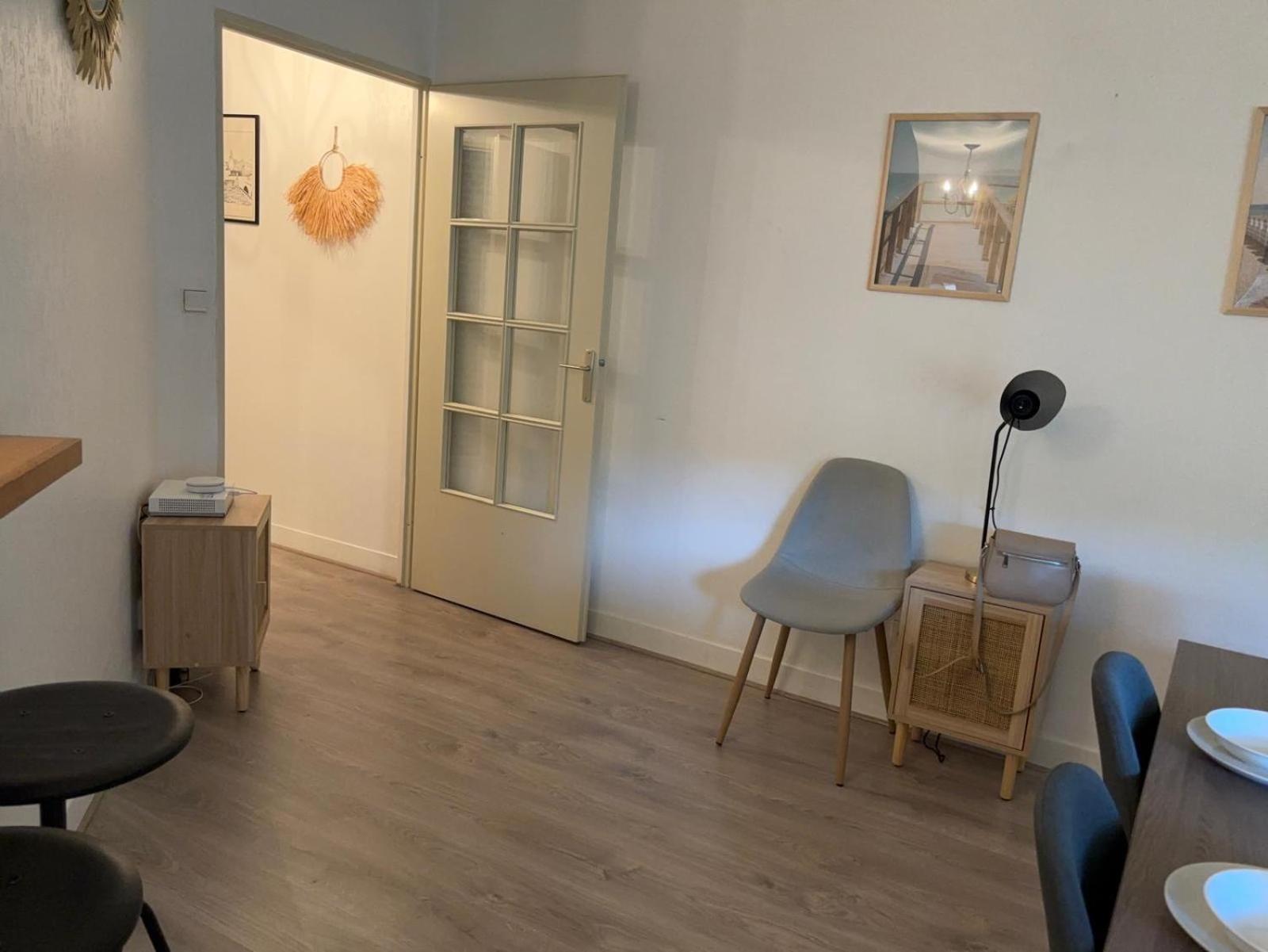 Appartement En Centre Ville Avec Cour Face Au Parc Pasteur Orleans Bagian luar foto