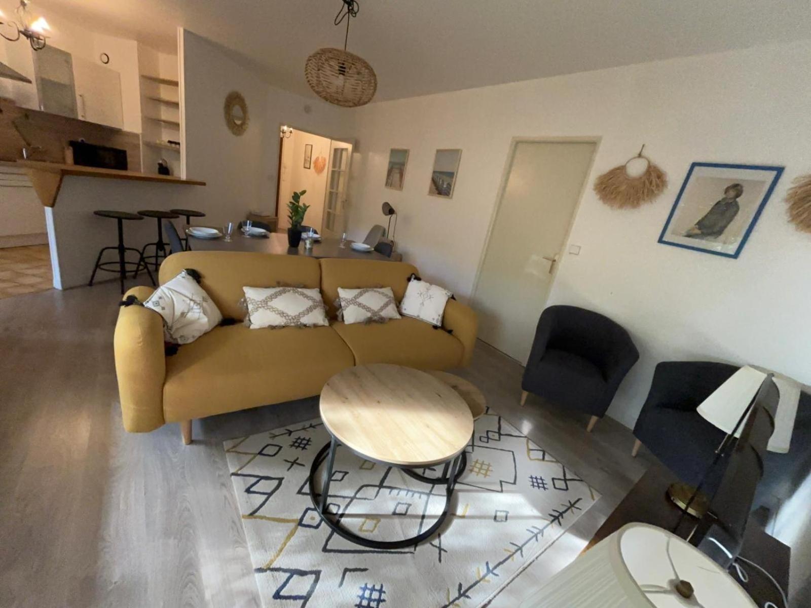 Appartement En Centre Ville Avec Cour Face Au Parc Pasteur Orleans Bagian luar foto