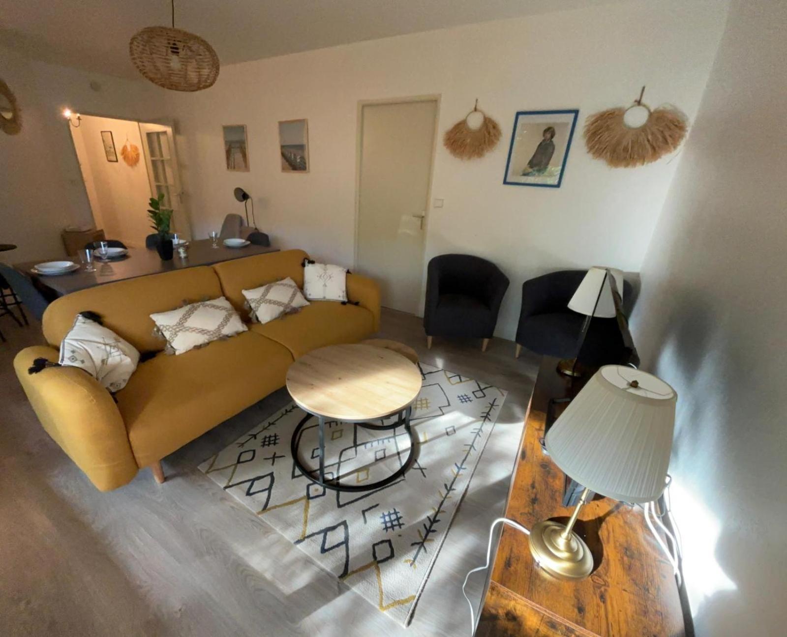Appartement En Centre Ville Avec Cour Face Au Parc Pasteur Orleans Bagian luar foto